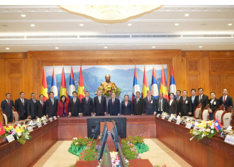 Lao National Assembly President Meets Vietnamese Party General Secretary